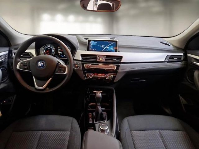 BMW X2 xDrive25e Business-X - foto 4 di 4