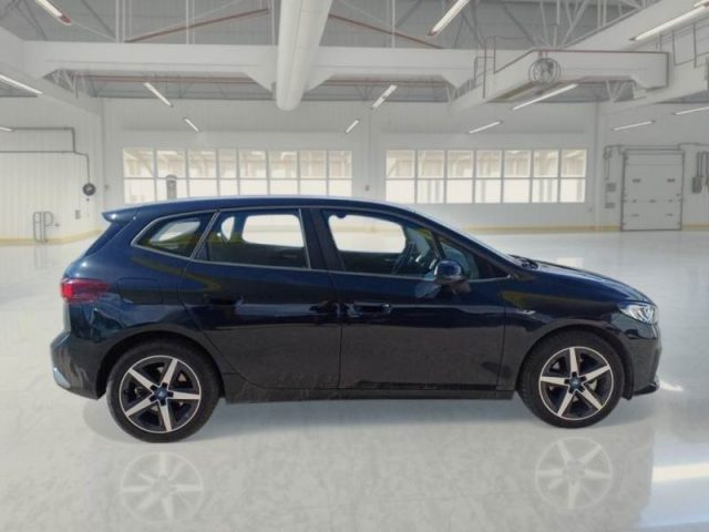 BMW 225 e xDrive Active Tourer - foto 3 di 4