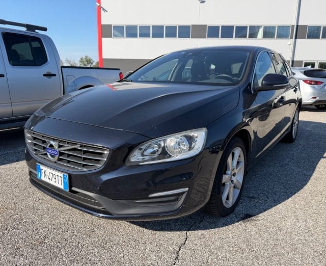 Volvo V60 D3 Geartronic Business, del 2018, 181.094 km, in vendita a Gemona Del Friuli (UD)