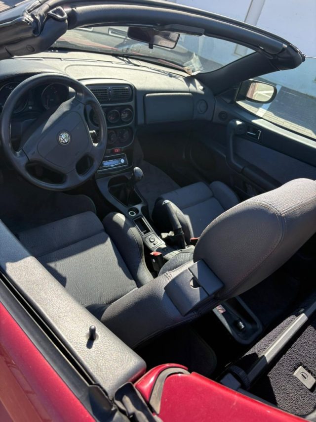 Alfa Romeo Spider 2.0i 16V Twin Spark cat - foto 2 di 4
