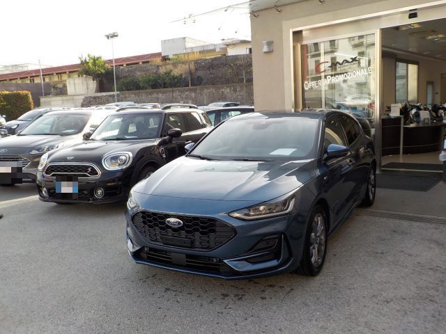 Ford Focus 1.0 EcoBoost Hybrid 125CV ST Line nuovo a TORRE DEL GRECO