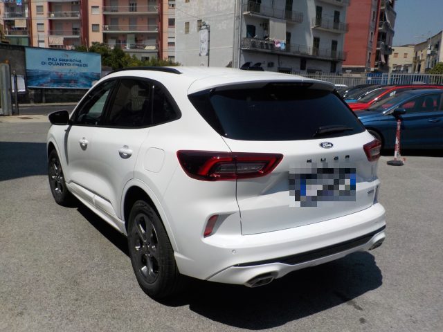 Ford Kuga 2.5 Full Hybrid 180 CV CVT 2WD Titanium - foto 2 di 4