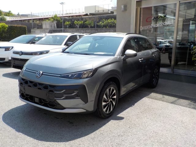 Volkswagen T-Roc NEW MY26 - 1.5 eTSI ACT DSG Life, in vendita a Torre Del Greco (NA)