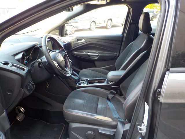 Ford Kuga 1.5 TDCI 120CV S&S 2WD Powershift ST-Line - foto 2 di 8