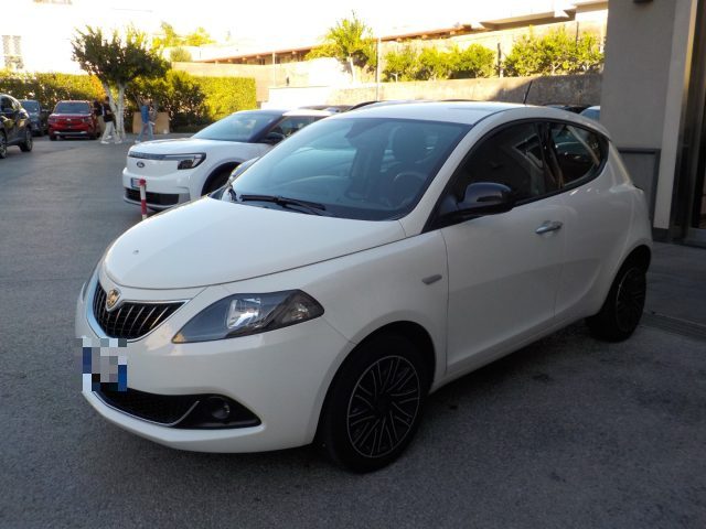 Lancia Ypsilon 1.0 FireFly 5 porte S&S Hybrid Gold - foto 2 di 4