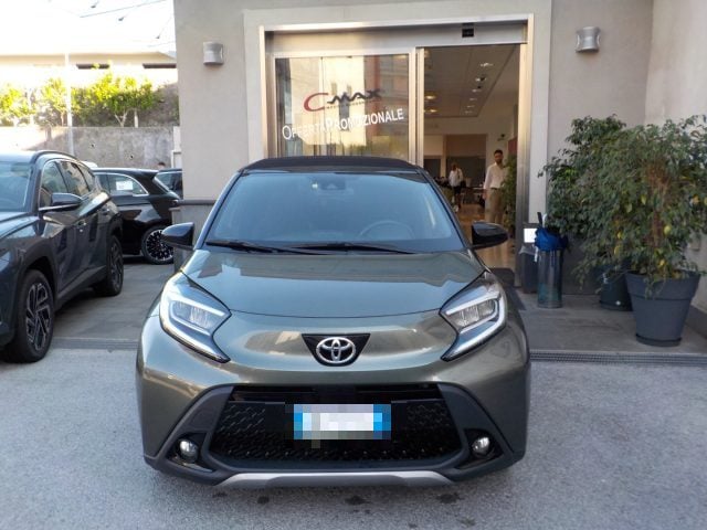 Toyota Aygo X 1.0 VVT-i 72CV Lounge Air S-CVT 5Porte, del 2023, 41.277 km, in vendita a Torre Del Greco (NA)