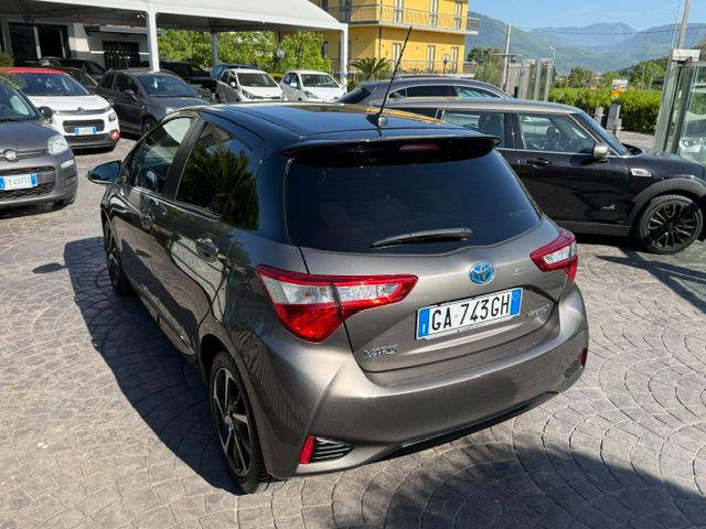 Toyota Yaris 1.5 Hybrid 5 porte Lounge Red/Bronze - foto 4 di 4