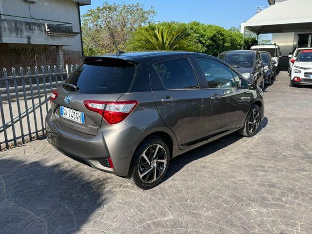 Toyota Yaris 1.5 Hybrid 5 porte Lounge Red/Bronze - foto 3 di 4