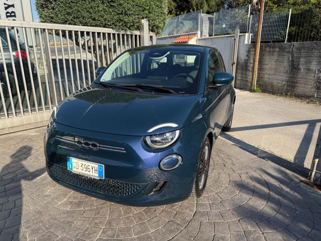 Fiat 500e Berlina 42 kWh Icon - foto 2 di 4