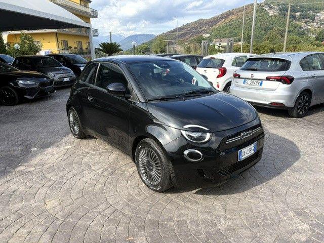 Fiat 500e Berlina 23,8 kWh Icon, del 2022, 13.000 km, in vendita a Fisciano (SA)
