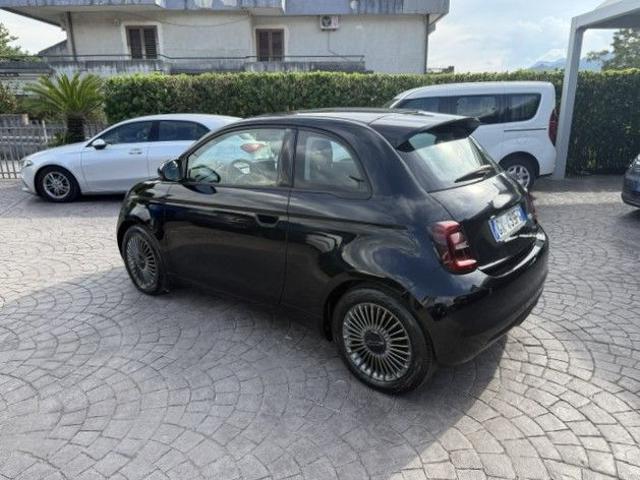Fiat 500e Berlina 23,8 kWh Icon - foto 4 di 4