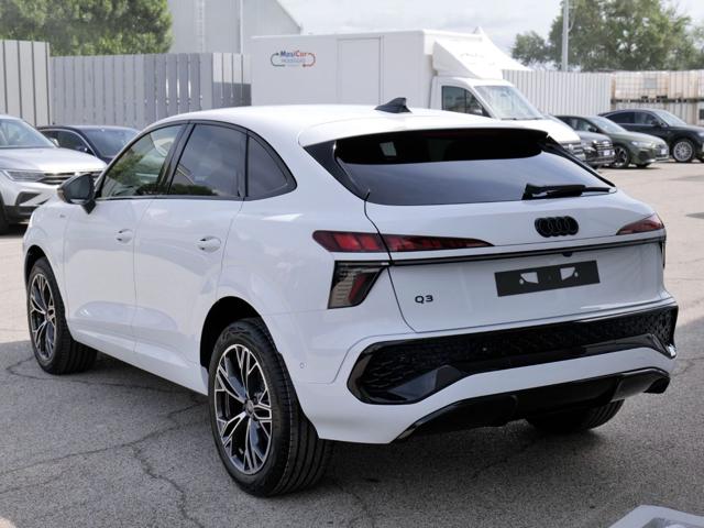 Audi Q3 Sportback NEW 2.0 Tdi 150cv S-tr. S-line edition - foto 3 di 4
