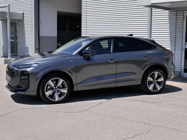 Audi Q3 Sportback NEW 2.0 Tdi 150cv S-tr. S-line edition - foto 2 di 4