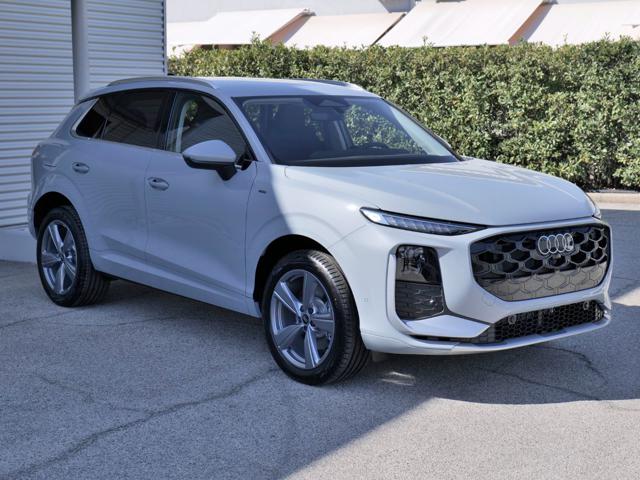 Audi Q3 NEW 1.5 272cv e-hybrid S-tronic S-line edition - foto 4 di 10