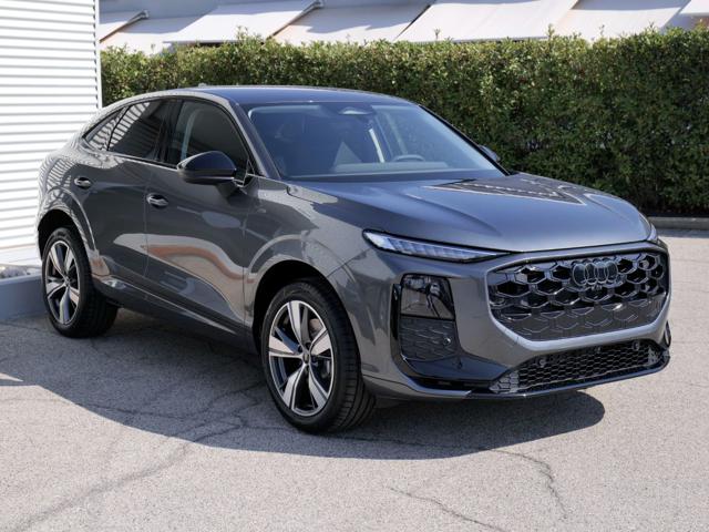 Audi Q3 Sportback 1.5 e-Hybrid 272cv S-tr. S-line edition - foto 4 di 4