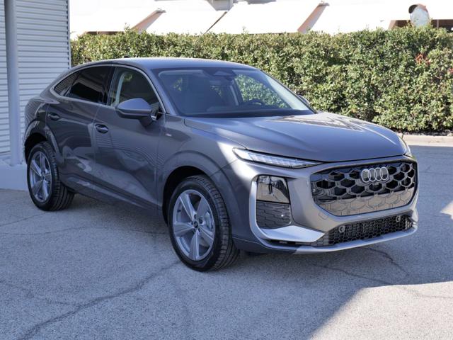 Audi Q3 Sportback NEW 2.0 Tdi 150cv S-tr. S-line edition - foto 4 di 4
