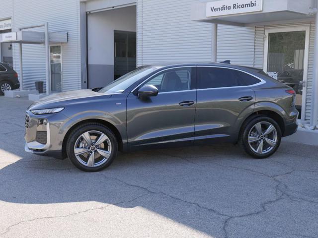 Audi Q3 Sportback NEW 2.0 Tdi 150cv S-tr. S-line edition - foto 2 di 4