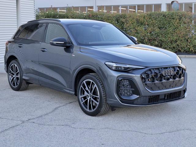 Audi Q5 NEW 2.0 Tdi Quattro 204cv S-tronic S-line edition - foto 4 di 4