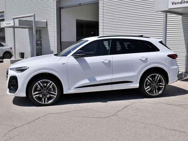 Audi Q5 NEW 2.0 Tdi Quattro 204cv S-tronic S-line edition - foto 2 di 4