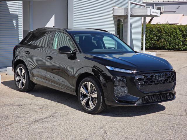 Audi Q3 NEW 2.0 Tdi 150cv S-tronic S-line edition - foto 4 di 4