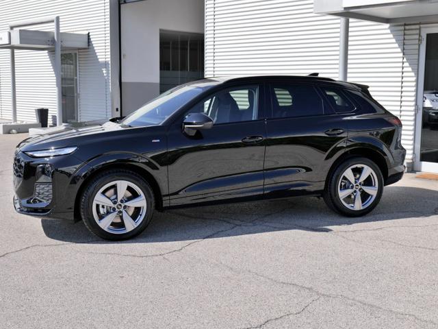 Audi Q3 NEW 2.0 Tdi 150cv S-tronic S-line edition - foto 2 di 4