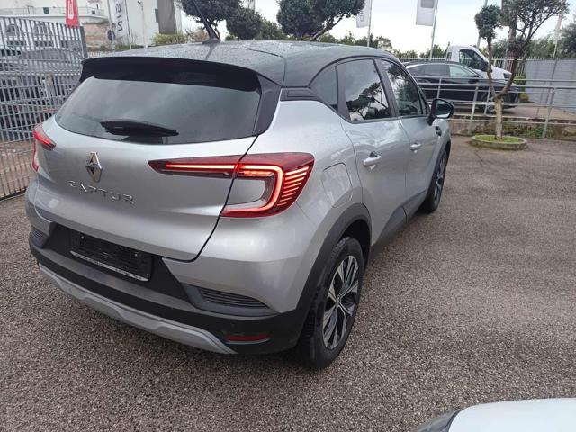 Renault Captur TCe 100 CV GPL evolution - foto 3 di 4