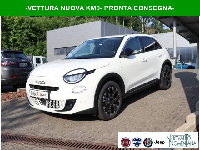 Fiat 600 Hybrid 110CV DCT6 MHEV La Prima NAVI KM0 km 0 a ROMA