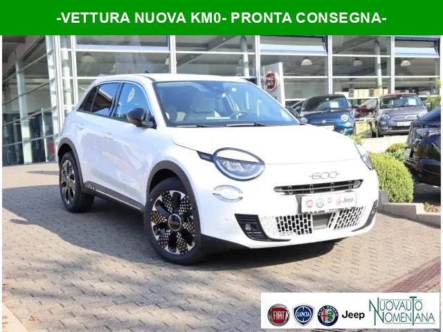 Fiat 600 Hybrid 110CV DCT6 MHEV La Prima NAVI KM0 - foto 3 di 32