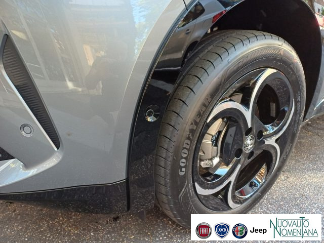 Alfa Romeo Junior 1.2 ibrida Ti 145cv edct6 Tetto Apribile KM0 - foto 4 di 4