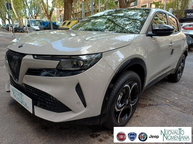 Alfa Romeo Junior 1.2 ibrida Ti 145cv edct6 Tetto Apribile - foto 2 di 4