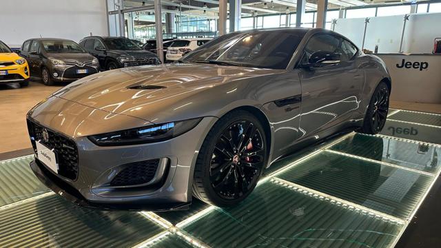 Jaguar F-Type 5.0 V8 450 CV aut Coupé R-Dynamic Black - foto 3 di 4