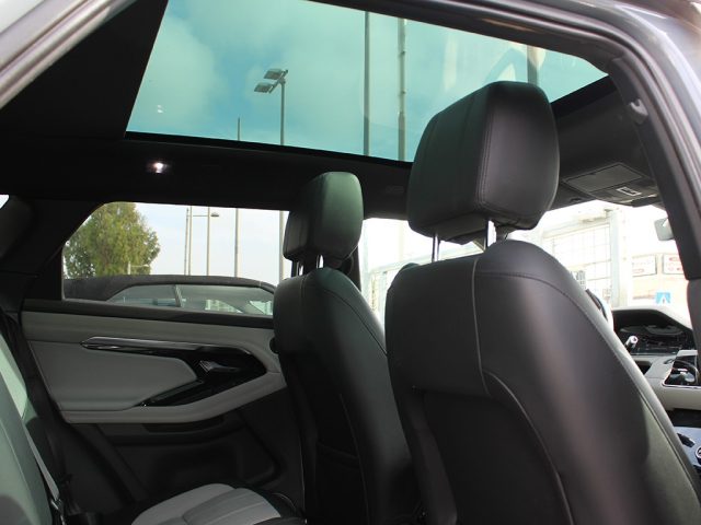 Land Rover Range Rover Evoque 2.0 I4 AWD Auto R-Dynamic usato a CIVITAVECCHIA