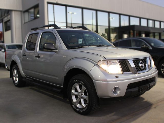 Nissan Navara 2.5 dCi 4 porte Double Cab LE usato a CIVITAVECCHIA