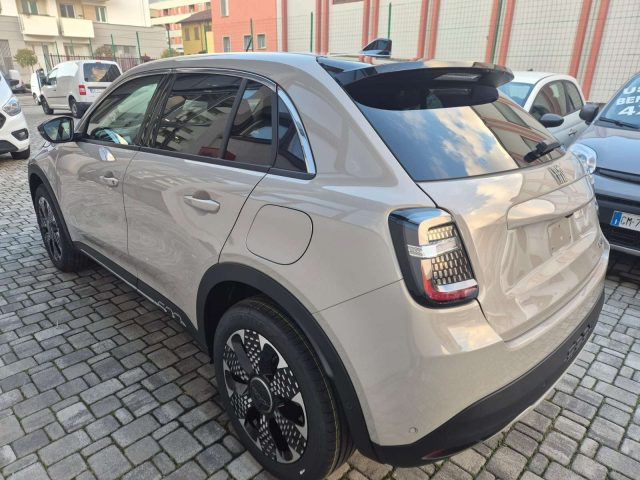 Fiat 600 600 1.2 hybrid La Prima 145cv CAMBIO AUTOM - foto 3 di 4