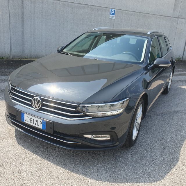 Volkswagen Passat Variant 1.6 TDI SCR DSG Business BMT - foto 1 di 4