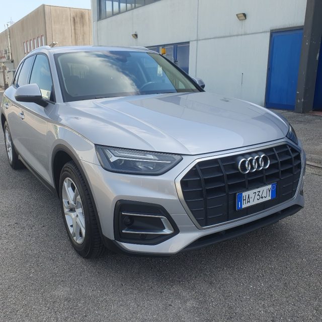 Audi Q5 35 TDI S tronic Business - foto 2 di 4