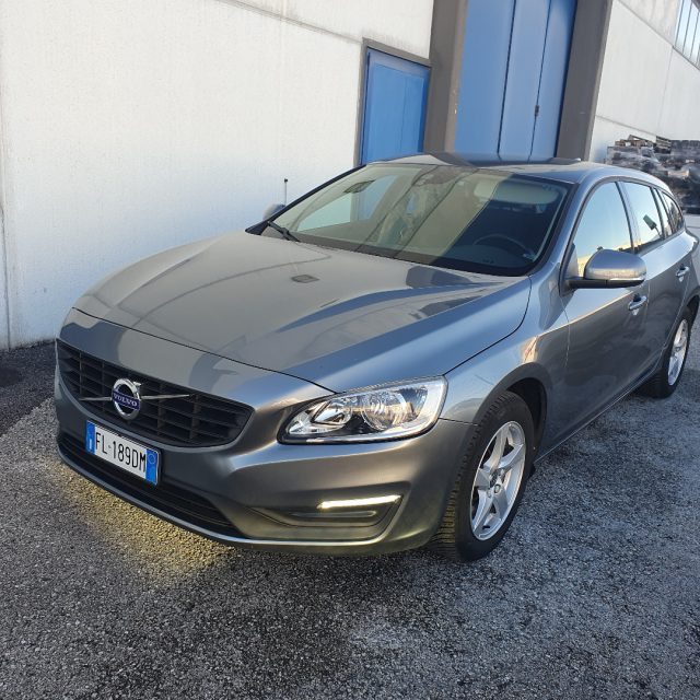 Volvo V60 D2 Geartronic Business, del 2017, 112.600 km, in vendita a Sandrigo (VI)