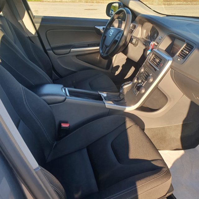 Volvo V60 D2 Geartronic Business - foto 4 di 4