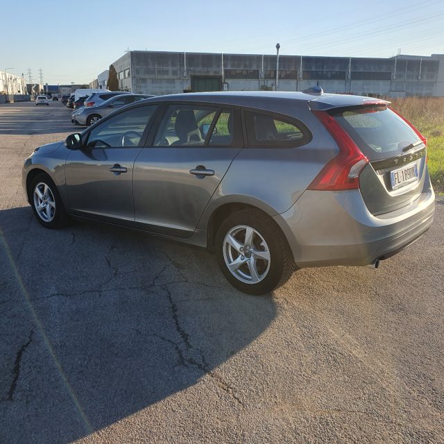 Volvo V60 D2 Geartronic Business usato a SANDRIGO