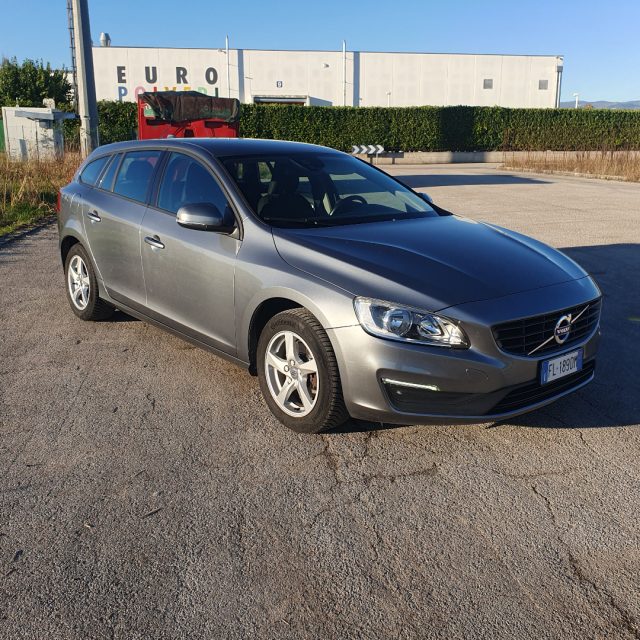 Volvo V60 D2 Geartronic Business - foto 2 di 4