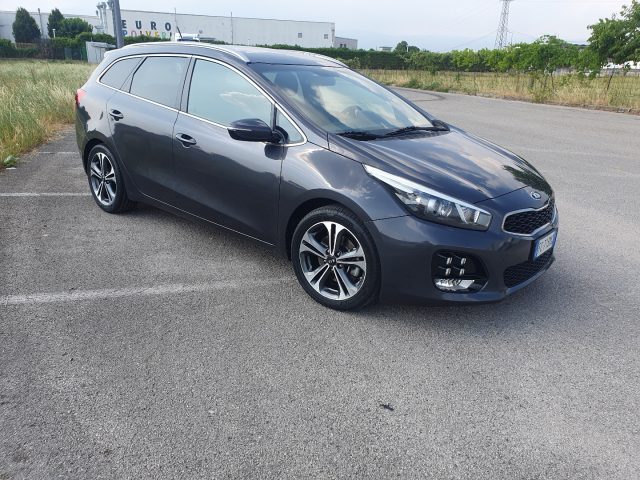 Kia cee'd 1.6 CRDi 110 CV SW GT Line - foto 2 di 9