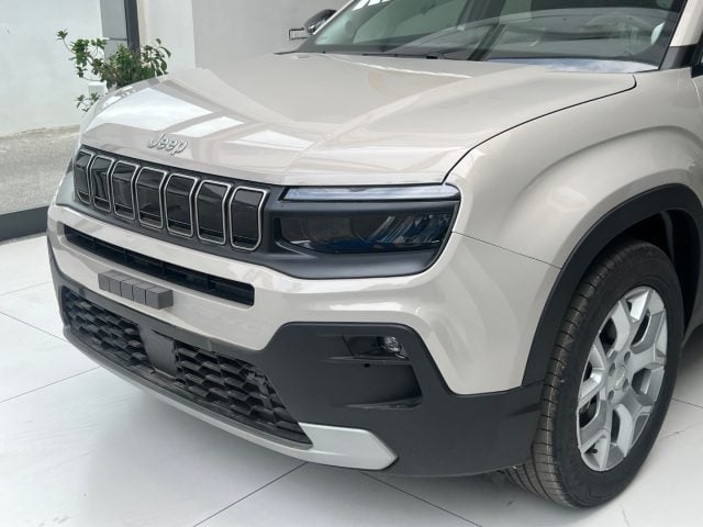 Jeep Avenger 1.2 Turbo 100 CV tech e sky tetto AP da?259,00 - foto 3 di 4