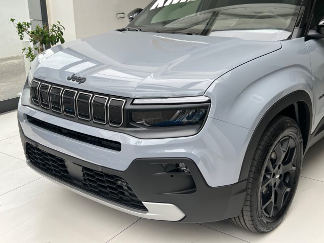 Jeep Avenger 1.2 Turbo 110 CV MHEV Summit blak edition da?299,0 - foto 2 di 4