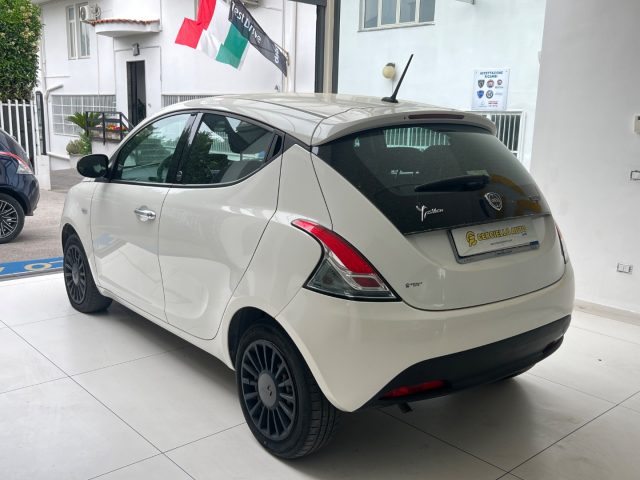 Lancia Ypsilon 1.0 FireFly 5 porte S&S Hybrid Ecochic Silver?110, - foto 4 di 4