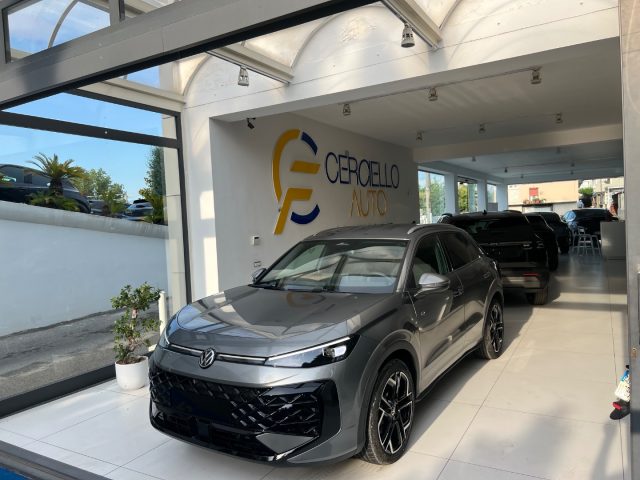 Volkswagen T-Roc 1.5 eTSI ACT 150 CV DSG R-Line da ?389,00 mensili - foto 4 di 4