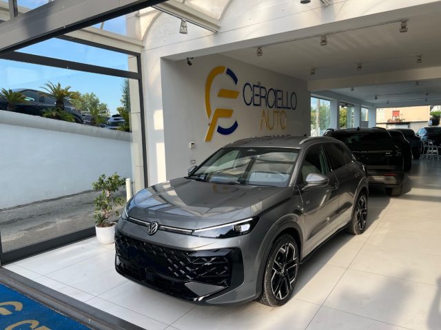 Volkswagen T-Roc 1.5 eTSI ACT 150 CV DSG R-Line da ?389,00 mensili - foto 2 di 4