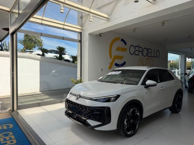 Volkswagen T-Roc 1.5 eTSI ACT 150 CV DSG R-Line da ?389,00 mensili - foto 2 di 4