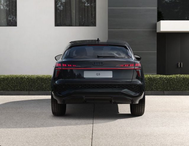 Audi Q3 SPB TDI 110 kW S tronic S Line edition tetto Aprib - foto 3 di 4