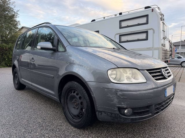 Volkswagen Touran Touran 2.0 tdi Trendline 140cv 7posti 6marce WRC A - foto 4 di 4