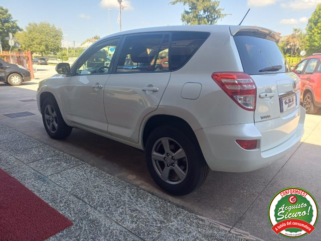 Toyota RAV 4 MY23 RAV4 Crossover 2.2 D-4D 150 CV Lounge - foto 3 di 4